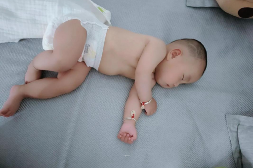 吉林怀孕多久会显肚子